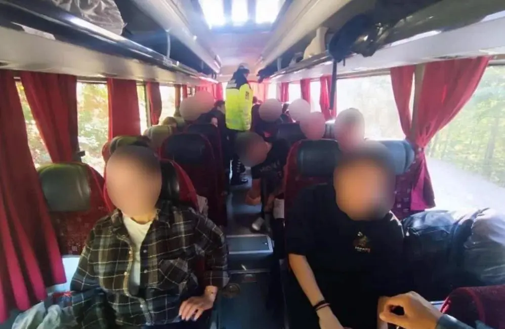 Bursa’nın Mustafakemalpaşa ilçesinde İl Jandarma Komutanlığı Trafik Jandarması ekipleri, okul