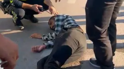 Bursa’nın İnegöl ilçesinde yolun karşısına geçmek isteyen 24 yaşındaki genç,