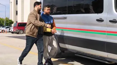 Bursa’nın İnegöl ilçesinde polisten kaçan şüphelinin üzerinde yaklaşık 50 gram