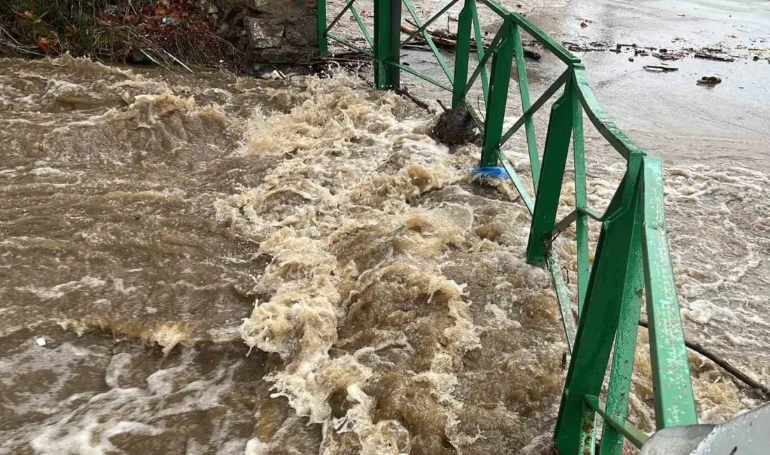 Bursa’da etkili olan yoğun yağış nedeniyle Yıldırım ilçesine bağlı tarihi