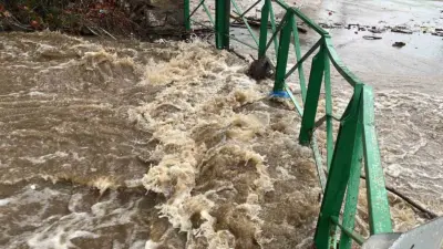 Bursa’da etkili olan yoğun yağış nedeniyle Yıldırım ilçesine bağlı tarihi