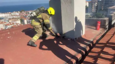 Bursa’nın Mudanya ilçesinde bir sitenin çatı kısmında tadilat çalışmalarının ardından