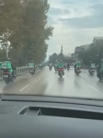 Bursa’da geçtiğimiz ay geçirdiği trafik kazasında ağır yaralanan kurye, dün