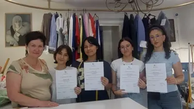 Osmangazi Borsa İstanbul Kız Mesleki ve Teknik Anadolu Lisesi öğrencileri,