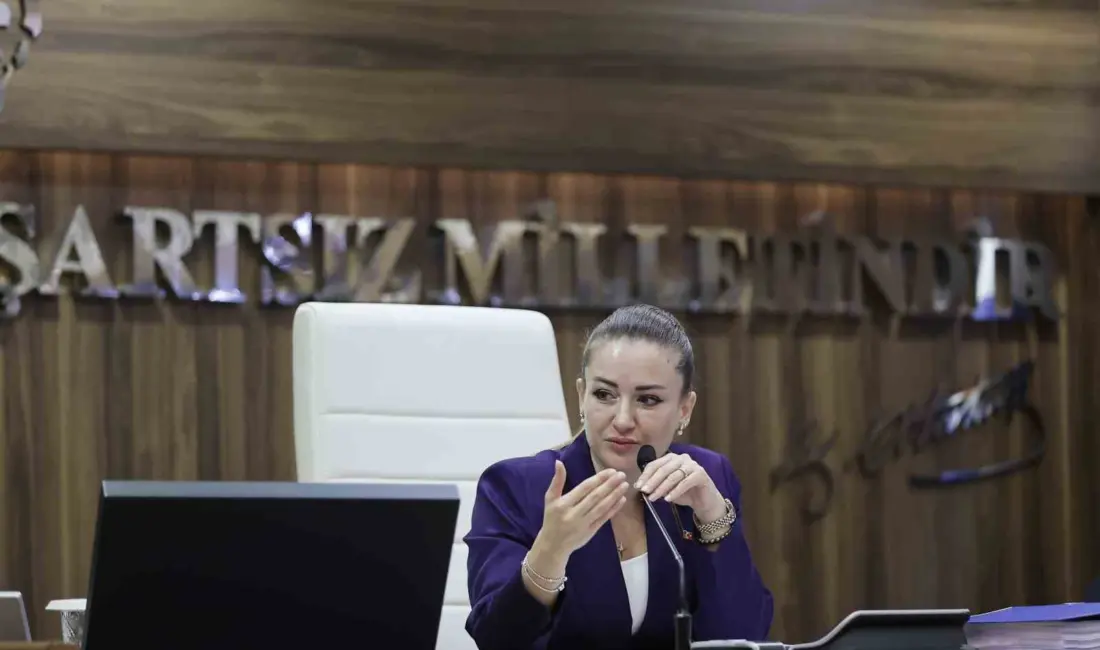 Antalya Büyükşehir Belediye Başkanvekili Büşra Özdemir, AK Parti’ye geçeceği yönünde