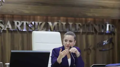 Antalya Büyükşehir Belediye Başkanvekili Büşra Özdemir, AK Parti’ye geçeceği yönünde