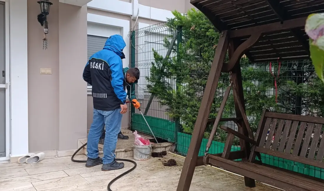 Bursa Büyükşehir Belediyesi, şehir genelinde etkili olan kuvvetli yağışın olumsuz
