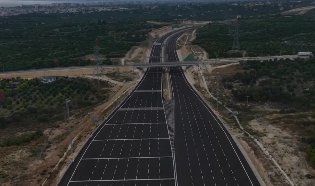 Mersin'de ulaşımı rahatlatacak Çeşmeli-Kızkalesi Otoyolu'nun 52 kilometrelik kesimi, 19 Ekim