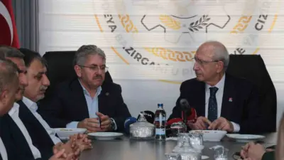 CHP Genel Başkanı Kemal Kılıçdaroğlu, Şırnak’ın Cizre ilçesinde iş insanlarıyla