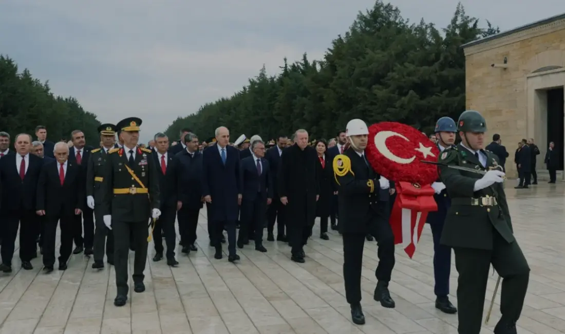 Cumhurbaşkanı Erdoğan, Cumhuriyetin 103. yıl dönümü kutlamaları kapsamında Anıtkabir'de düzenlenen