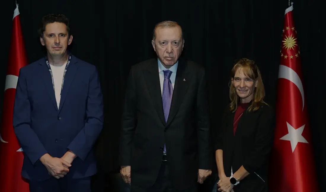 Cumhurbaşkanı Erdoğan, Antalya'da düzenlenen 77. Uluslararası Uzay Kongresi'nde SpaceX yöneticileri