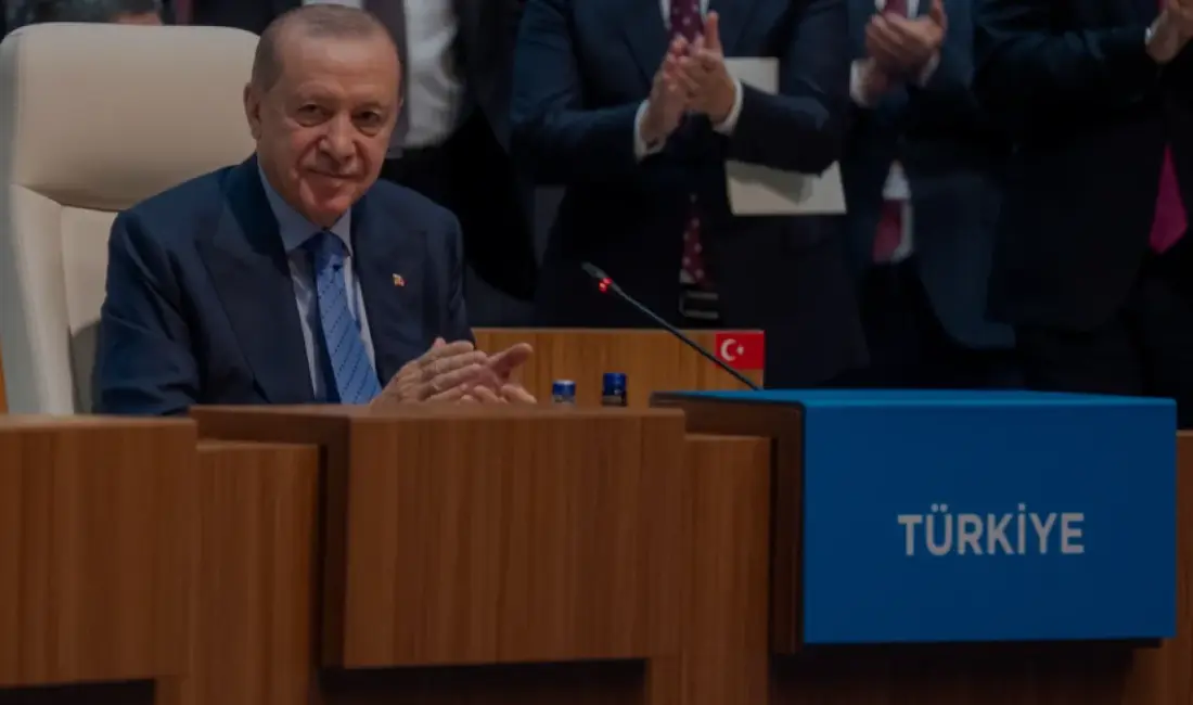 Cumhurbaşkanı Erdoğan, Ankara'da düzenlenen TDT 13. Zirvesi'nin kapanışında liderlerle birlikte