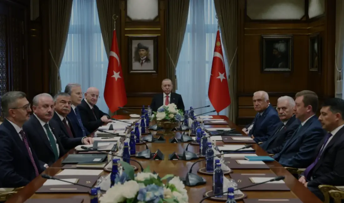 Cumhurbaşkanı Erdoğan başkanlığında toplanan Yüksek İstişare Kurulu, Cumhurbaşkanlığı Külliyesi'nde bir