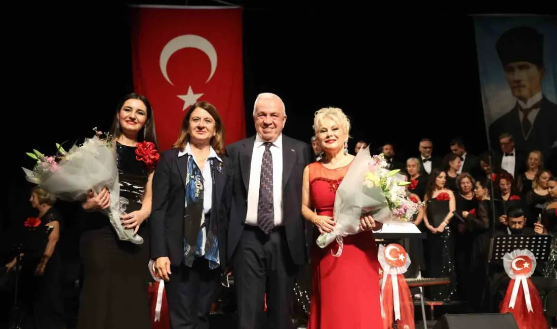 Cumhuriyet Bayramı kutlamaları kapsamında Nilüfer Belediyesi Türk Sanat Müziği Korosu