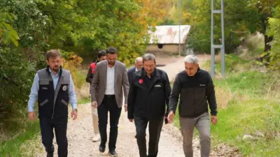 Darende Belediye Başkanı Alican Bozkurt, teknik ekibiyle birlikte Kılıçbağı Mahallesi’nde