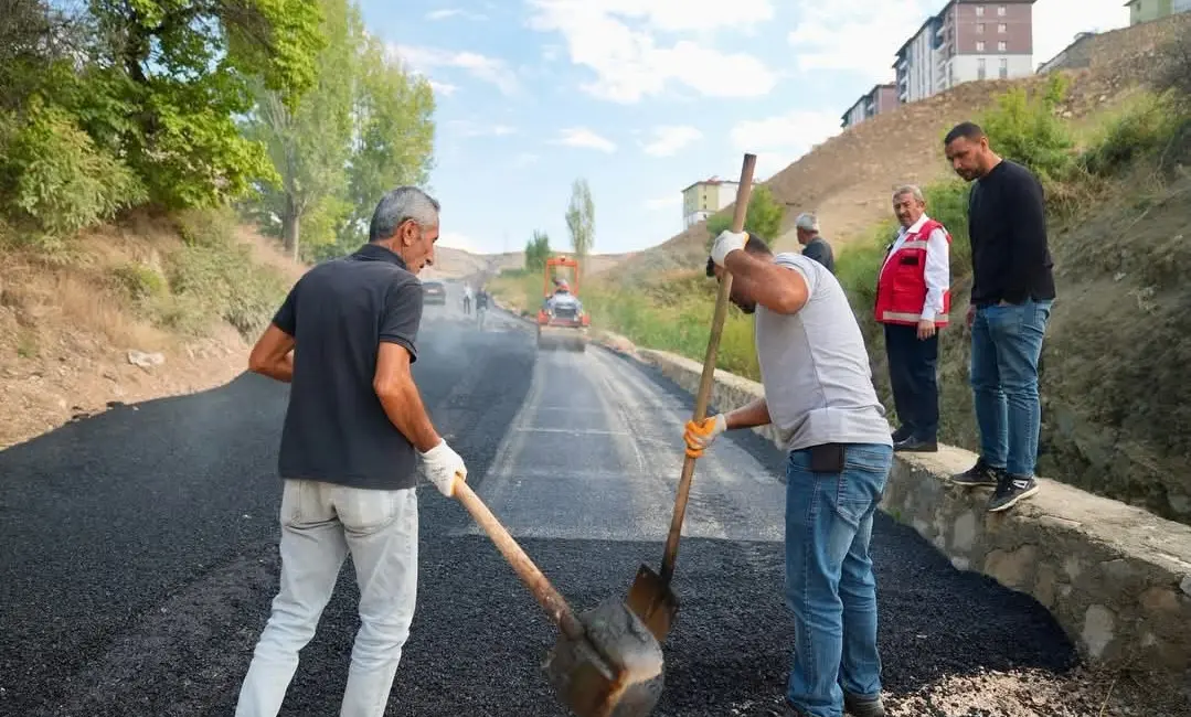 Darende Belediyesi tarafından Hacı Derviş Mahallesi Yunuslar Deresi mevkiinde sürdürülen