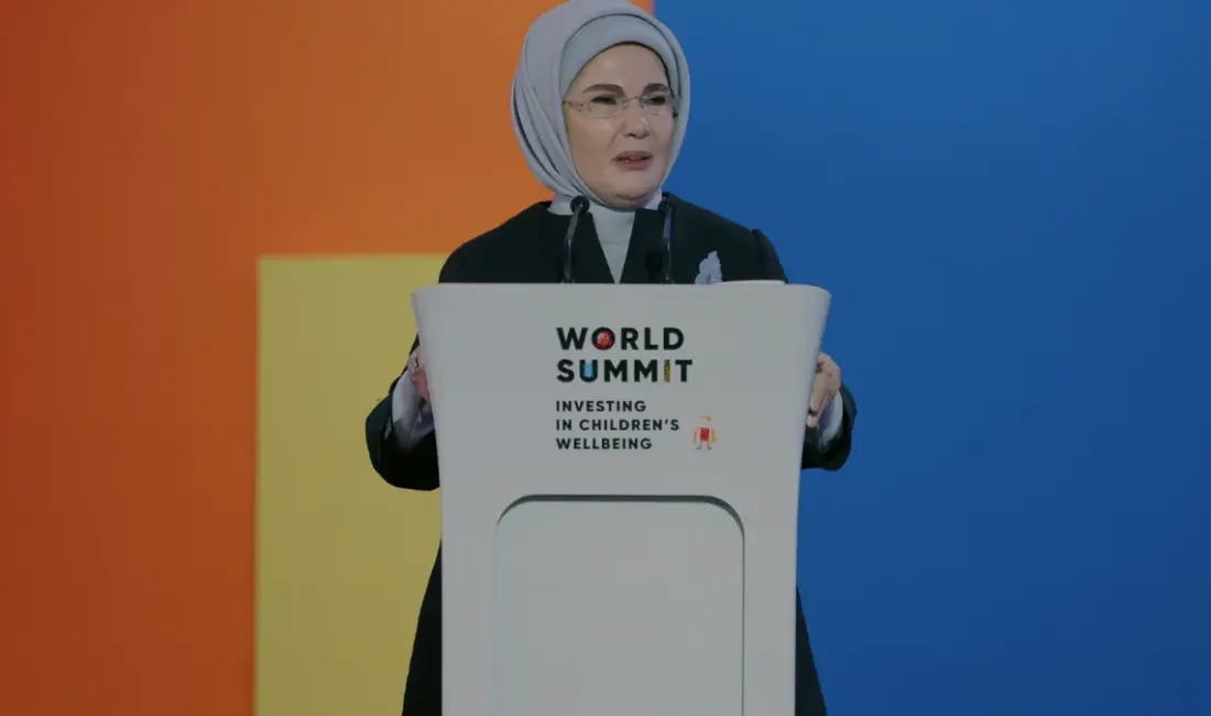 Emine Erdoğan, Semerkant'ta düzenlenen dünya zirvesinde çocuk refahı ve savaş