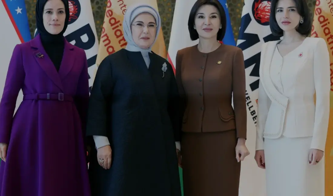 Emine Erdoğan, Semerkant'ta çocukların refahına yönelik reformların anlatıldığı sergiyi gezerek