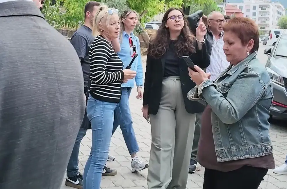 Yeni Parti Pamukkale İlçe Başkanlığının, yaklaşık 120 gündür ev hapsinde