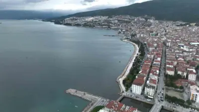 Bursa’nın Gemlik ilçesinde sabaha karşı yaşanan 2,8 büyüklüğündeki deprem Yalova