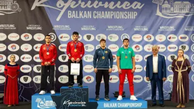 Yıldırım Belediyespor Kulübü’nün genç güreşçileri, Hırvatistan’da düzenlenen U17 Balkan Güreş