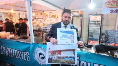 Niğde’de kortej yürüyüşüyle başlayan 6. Gastronomi Festivali’nde fuar alanındaki yerini