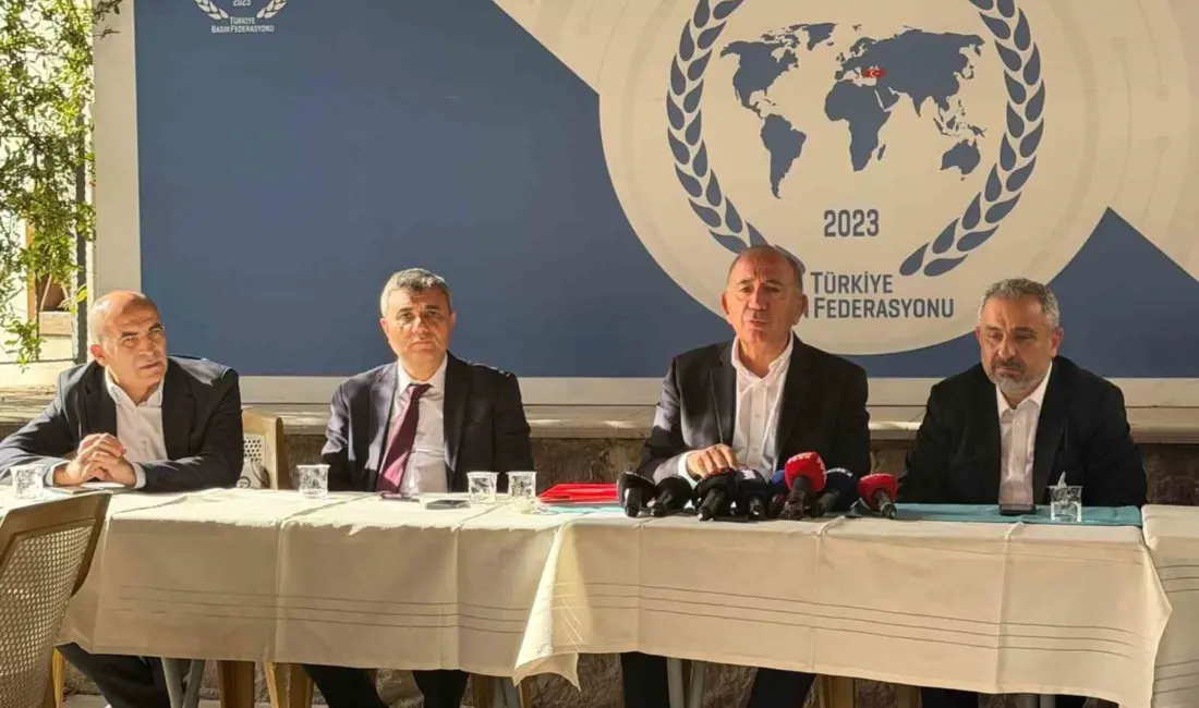 Cumhuriyet Halk Partisi (CHP) Genel Koordinatörü Gürsel Tekin, “Cumhuriyet Halk