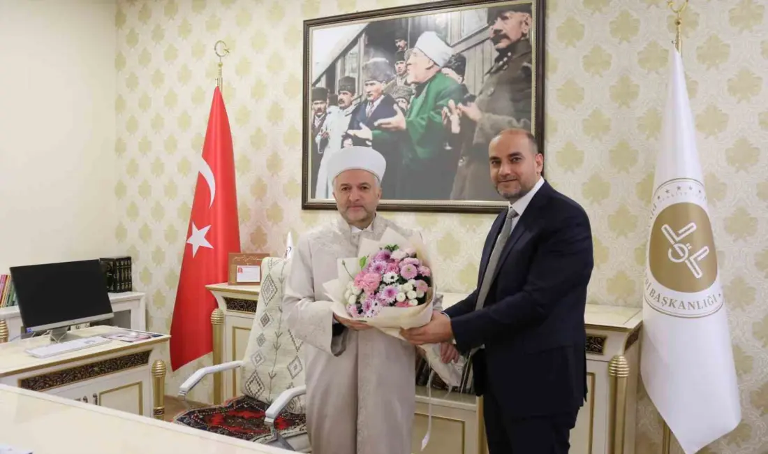 Van İl Müftülüğü görevine atanan Kadir Koçak, düzenlenen devir teslim