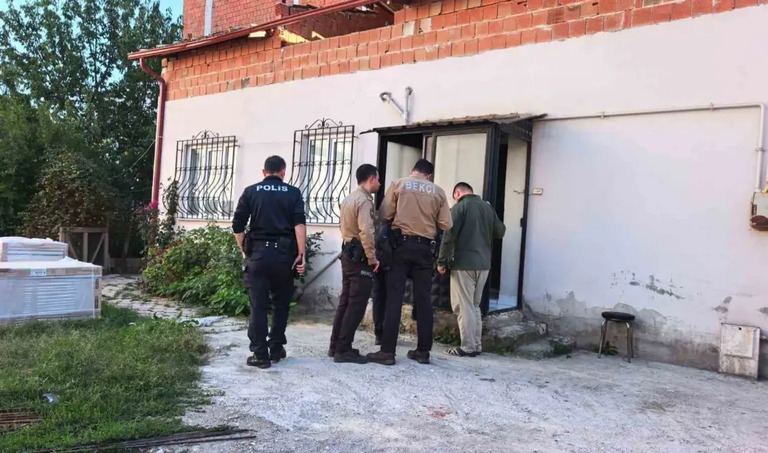Bursa’nın İnegöl ilçesinde 63 yaşındaki bir adam, ailesi tarafından evinde