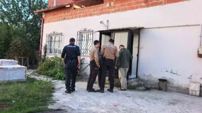 Bursa’nın İnegöl ilçesinde 63 yaşındaki bir adam, ailesi tarafından evinde