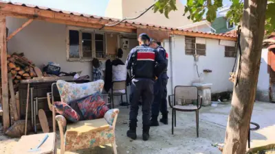 Bursa’nın İnegöl ilçesinde 78 yaşındaki adam, komşuları tarafından evinde hareketsiz