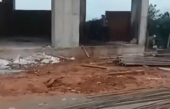 Bursa’nın Kestel ilçesindeki sanayi bölgesinde bir işçi, temelin 2’nci katından