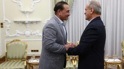 İran Cumhurbaşkanı Mesud Pezeşkiyan, Pakistan Genelkurmay Başkanı Mareşal Asım Munir