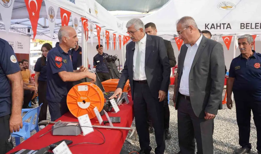 Adıyaman’ın Kahta ilçe Belediyesi, İtfaiye Haftası etkinlikleriyle vatandaşları yangınlara karşı