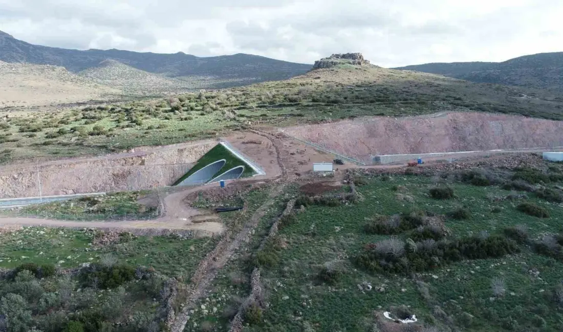 Ulaştırma ve Altyapı Bakanı Abdulkadir Uraloğlu, karayolu ve demiryolunda bugüne