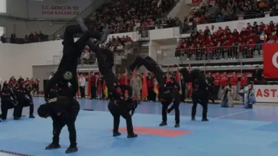 Kastamonu'da düzenlenen 29 Ekim Cumhuriyet Bayramı töreninde jandarma komandoların yakın