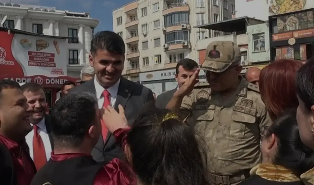 Kilis'te düzenlenen Dünya Yaşlılar Günü yürüyüşünde, özel bireylerin İl Jandarma