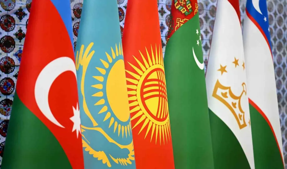 Kırgızistan Cumhurbaşkanı Sadır Caparov, Türkmenistan’ın Türkmenbaşı şehrinde düzenlenen 8. Orta