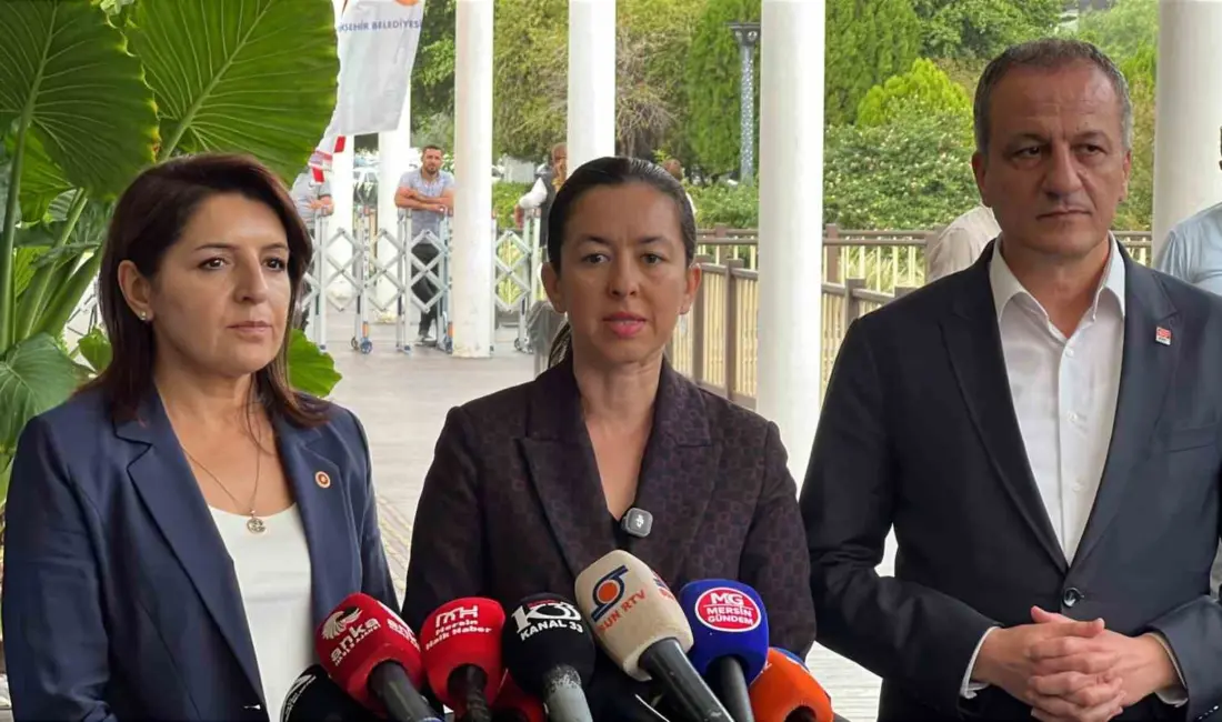 Mersin Büyükşehir Belediye Başkanı Vahap Seçer’in tutuklanarak görevden uzaklaştırılmasının ardından