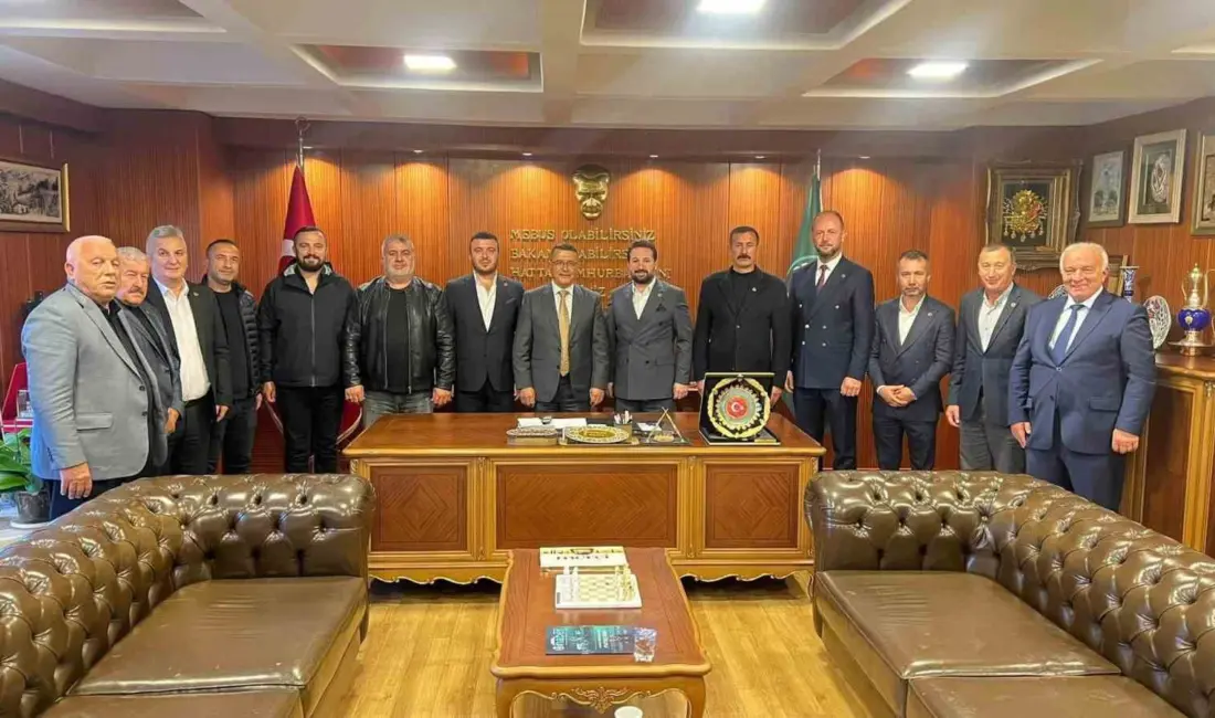 MHP Yenişehir İlçe Başkanı Samet Noyin, ilçe yönetim kurulu üyeleri