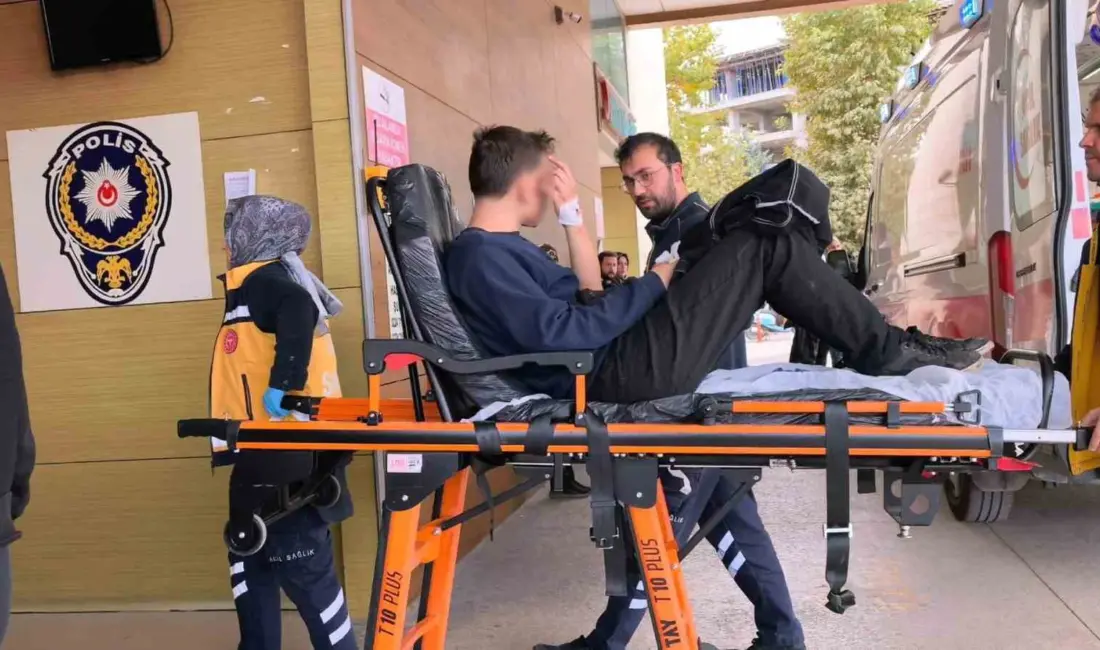 Bursa’nın İnegöl ilçesinde arızalanan motosikletini tamir ederken elini zincir ile