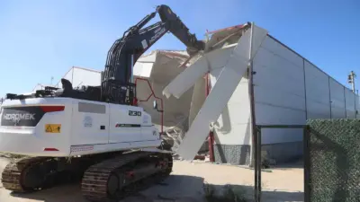 Nilüfer Belediyesi, Yaylacık Mahallesi’nde fabrika olarak kullanılan 600 metrekarelik kaçak