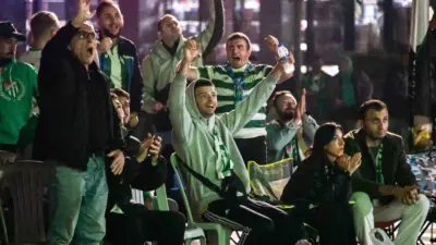 Osmangazi Belediyesi, Bursaspor-Ankara Keçiörengücü karşılaşmasını Osmangazi Meydanı’nda kurulan dev ekranda