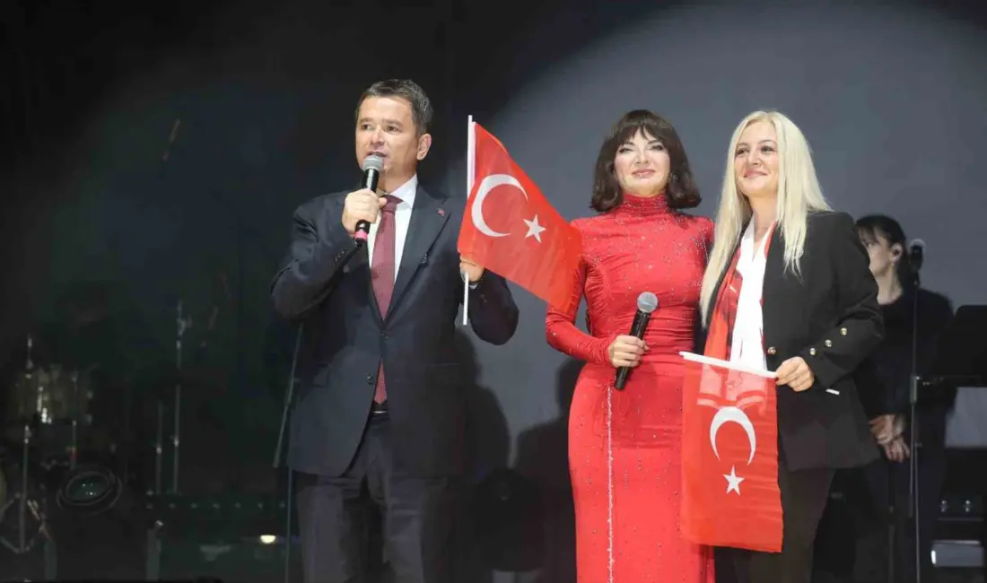 Osmangazi Belediyesi’nin 29 Ekim Cumhuriyet Bayramı etkinlikleri kapsamında Osmangazi Meydanı’nda