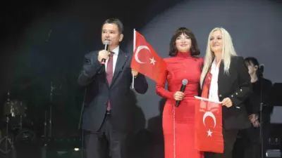 Osmangazi Belediyesi’nin 29 Ekim Cumhuriyet Bayramı etkinlikleri kapsamında Osmangazi Meydanı’nda