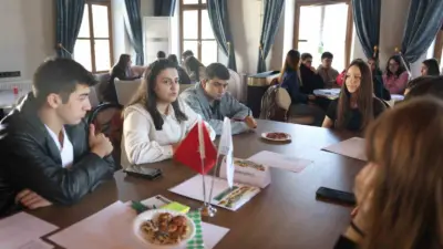 Osmangazi Belediyesi’nin Avrupa Birliği hibe desteğiyle yürüttüğü “Osmangazi Gençlik Gıda