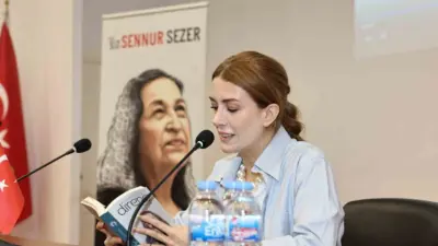 Nilüfer Belediyesi’nin “2026 Yılın Yazarı Sennur Sezer” etkinlikleri kapsamında oyuncu