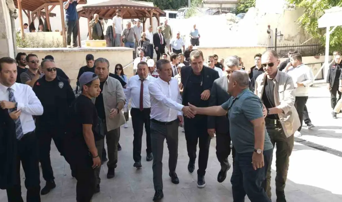 Yeni Parti Genel Başkanı Özgür Özel, belediye başkanlarına yönelik yürütülen