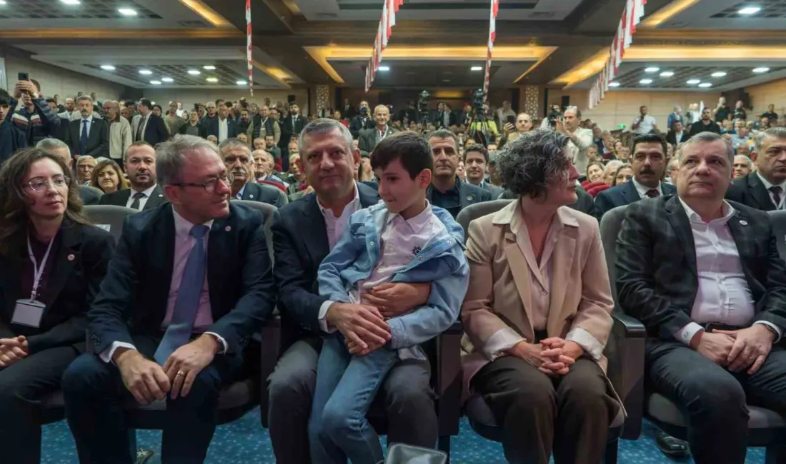 Yeni Parti Genel Başkanı Özgür Özel, Manisa’da partisinin 1. Olağan