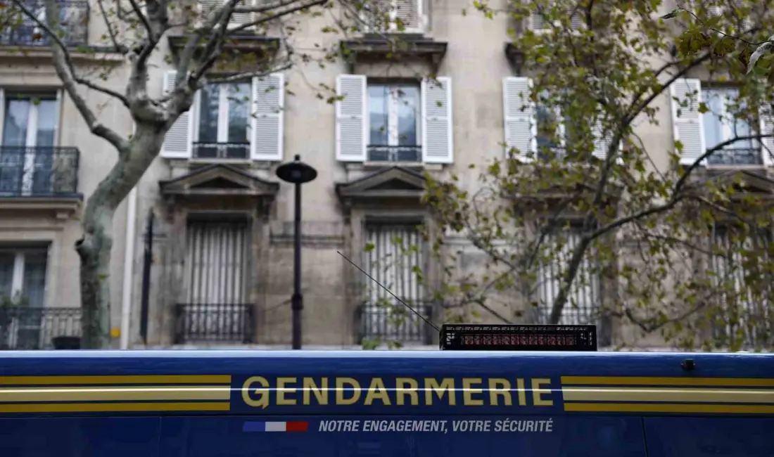 Fransa’nın başkenti Paris’te polis ve jandarma, yetkililerin şiddete dönüşebileceğinden endişe
